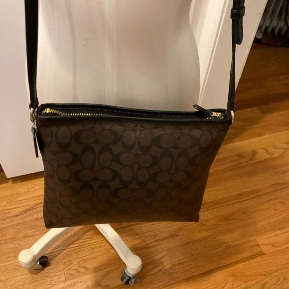 Coach Signature Crossbody Bag Black & Brown(F34938)
